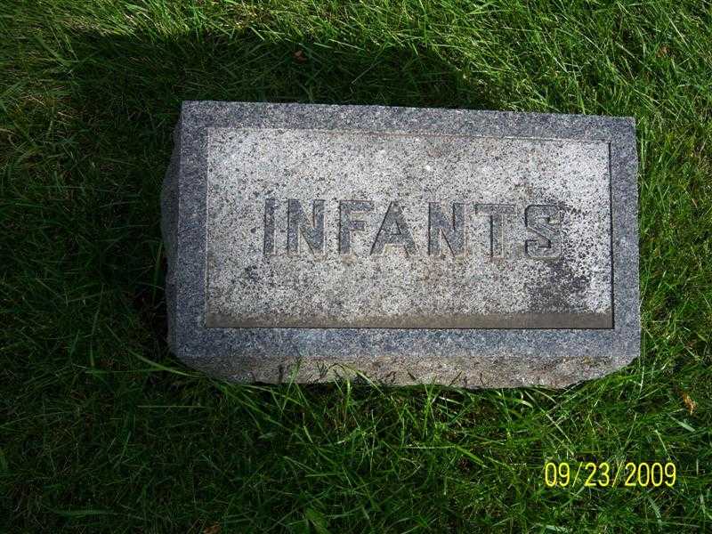arnold_infant_headstone.jpg