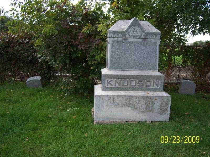 knudson_headstone.jpg