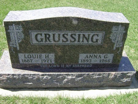 grussing_louie_anna_headstone.jpg