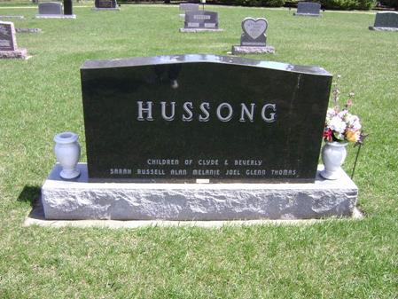 hussong_clyde_beverly_headstone.jpg.JPG
