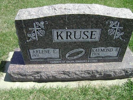 kruse_raymond_arlene_headstone.jpg