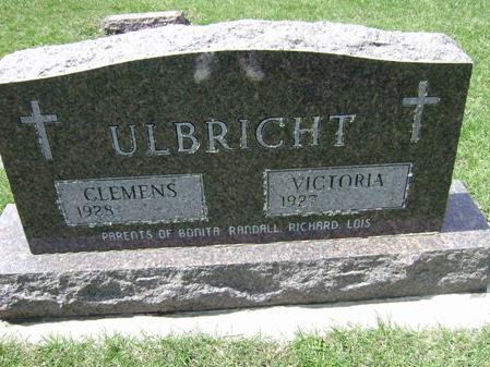 ulbricht_clemens_victoria_headstone.jpg.JPG